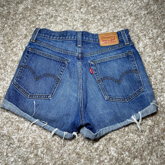 Levi Jean shorts - Picture 2 of 3